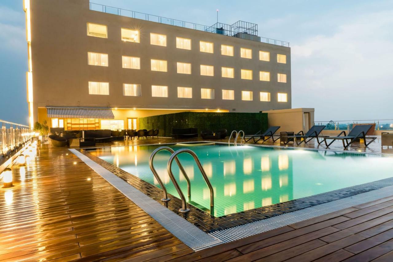 Vivanta Chitwan Bharatpur Bharatpur  Buitenkant foto