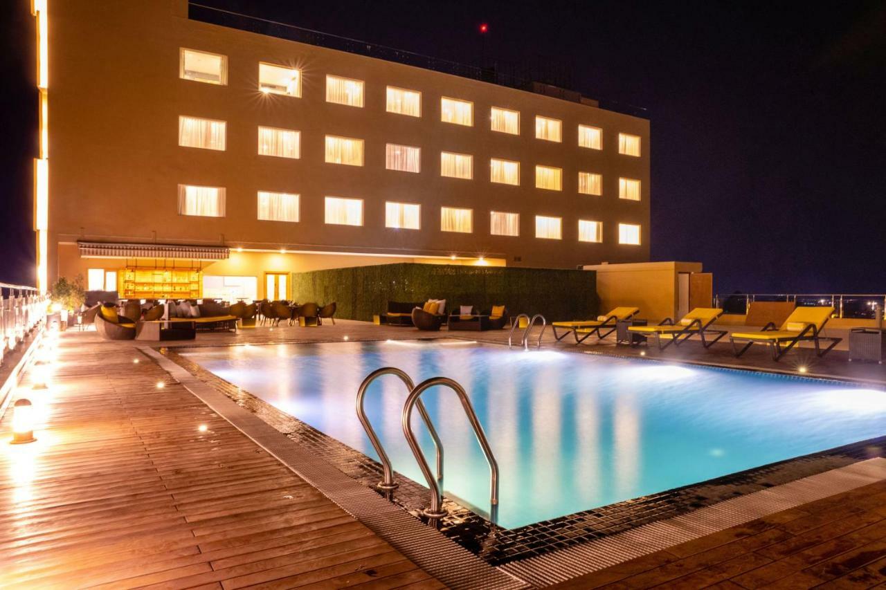 Vivanta Chitwan Bharatpur Bharatpur  Buitenkant foto