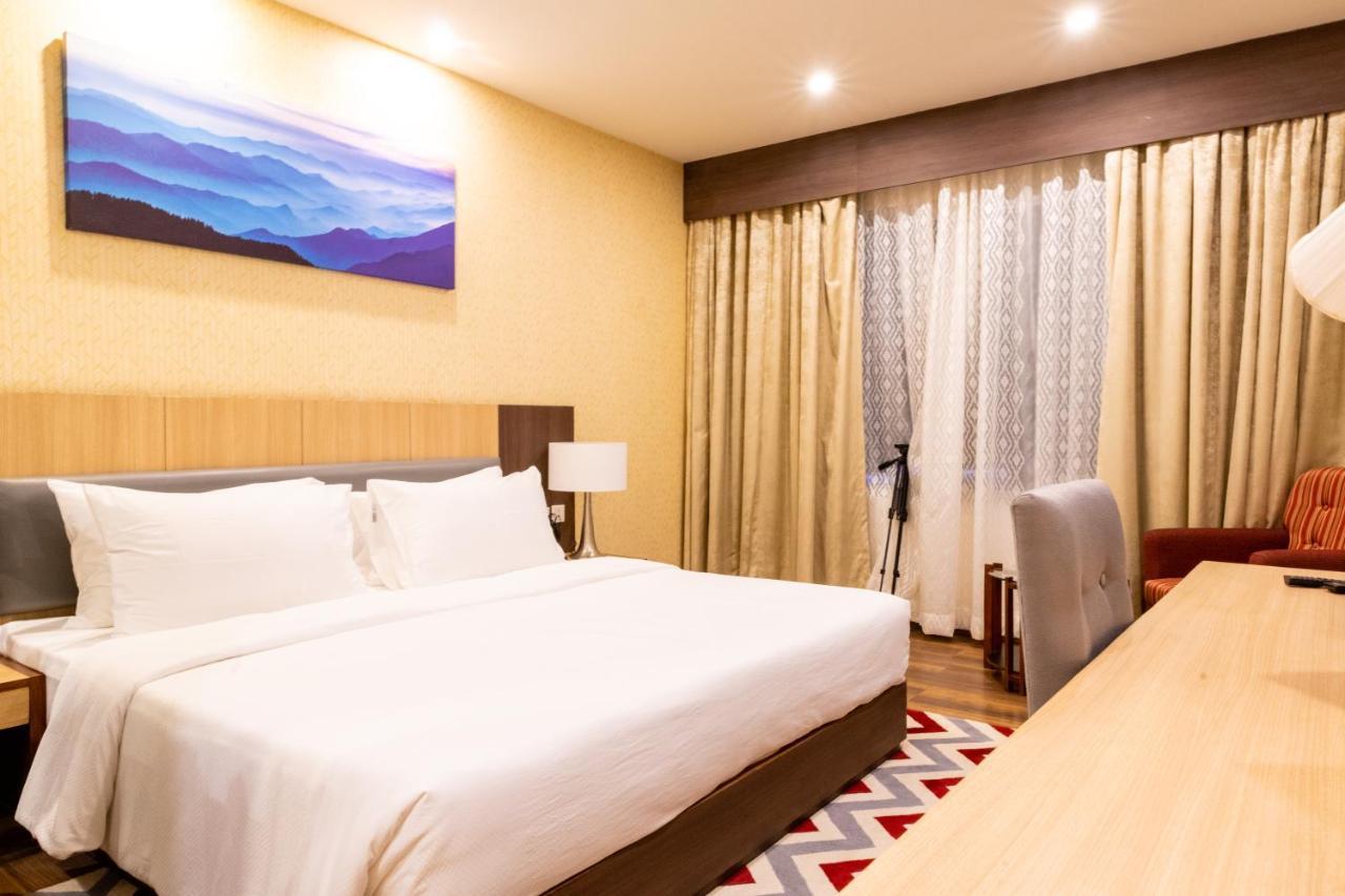 Vivanta Chitwan Bharatpur Bharatpur  Buitenkant foto